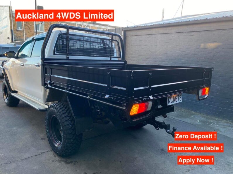 
								2016 Toyota Hilux 4wd SR5 1GD full									