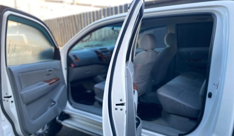 
								🔥 2005 Toyota Hilux 4wd SR5🔥 full									