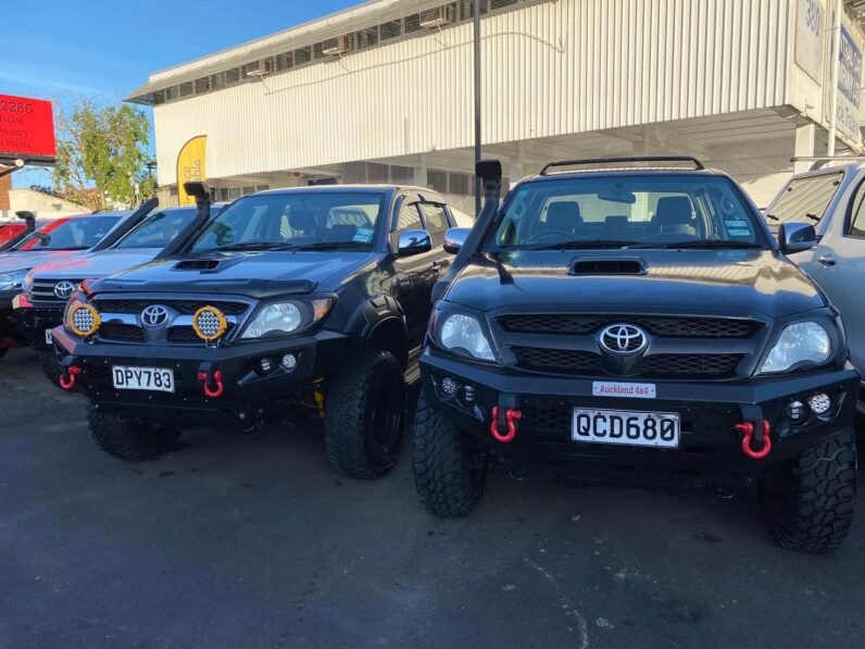
								2010 Toyota Hilux SR5 4X4 full									