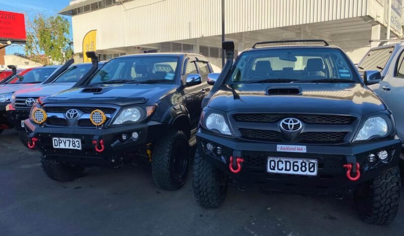 
								2010 Toyota Hilux SR5 4X4 full									