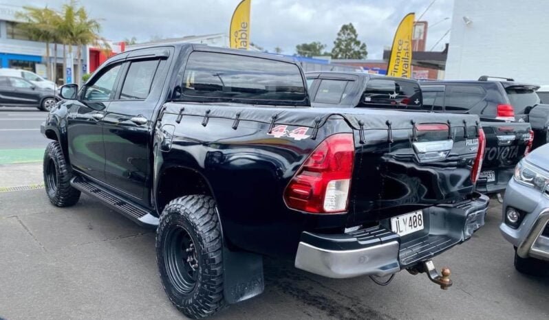 
								2015 Toyota Hilux SR5 full									