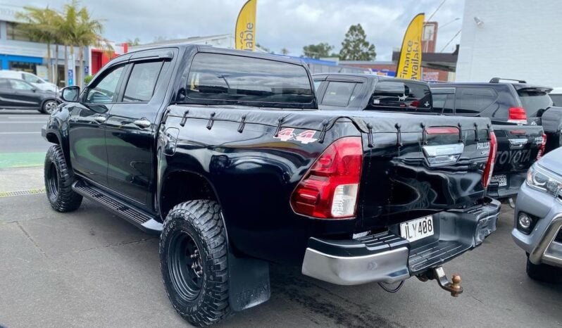 
								2015 Toyota Hilux SR5 full									