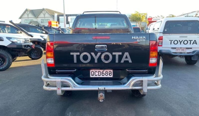 
								2006 Toyota Hilux SR5 full									