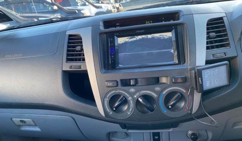 
								2006 Toyota Hilux SR5 full									