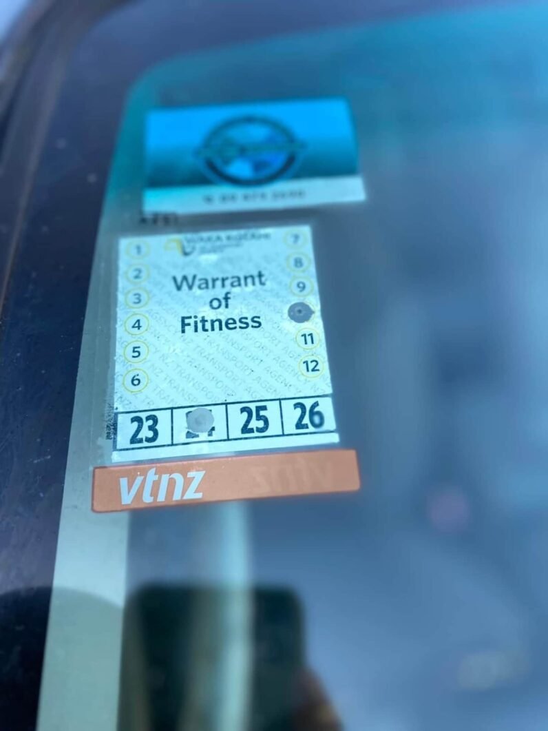 
								2006 Toyota Hilux SR5 full									