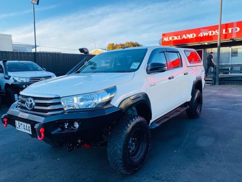 
								2018 Toyota Hilux SR full									
