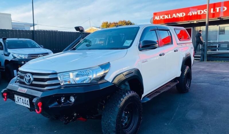 
								2018 Toyota Hilux SR full									