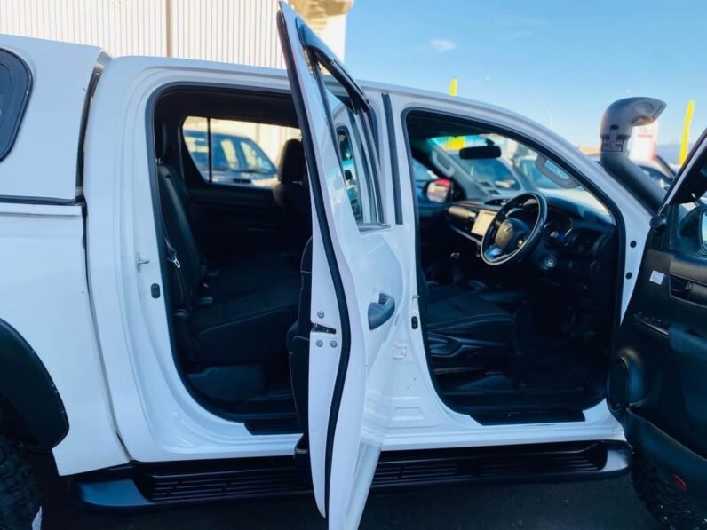 
								2018 Toyota Hilux SR full									