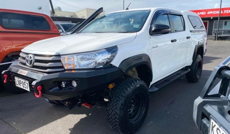 
								2018 Toyota Hilux SR full									