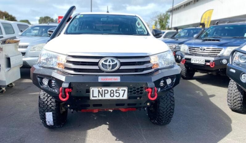 
								2018 Toyota Hilux SR full									