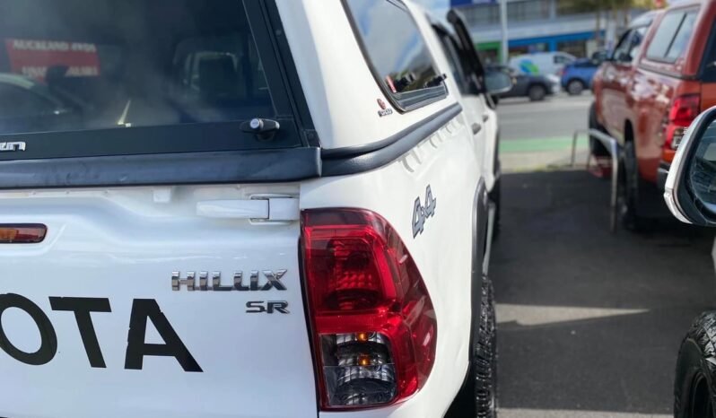 
								2018 Toyota Hilux SR full									