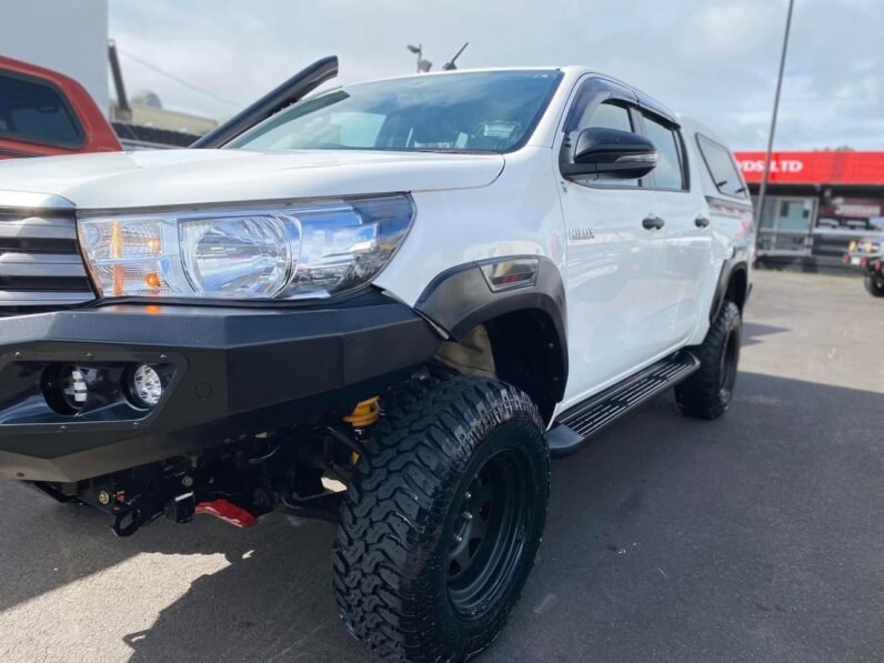 
								2018 Toyota Hilux SR full									
