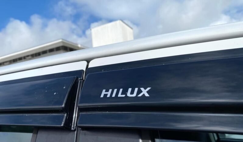 
								2018 Toyota Hilux SR full									