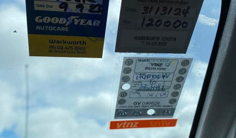 
								2018 Toyota Hilux SR full									