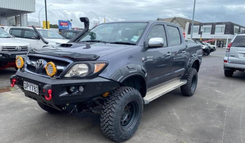 
								2006 Toyota Hilux SR5 full									