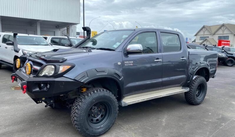 
								2006 Toyota Hilux SR5 full									