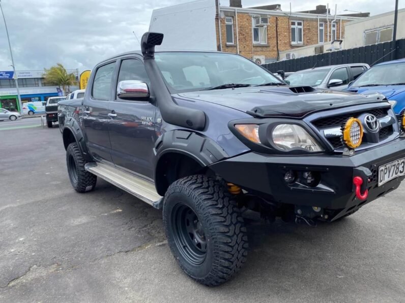
								2006 Toyota Hilux SR5 full									
