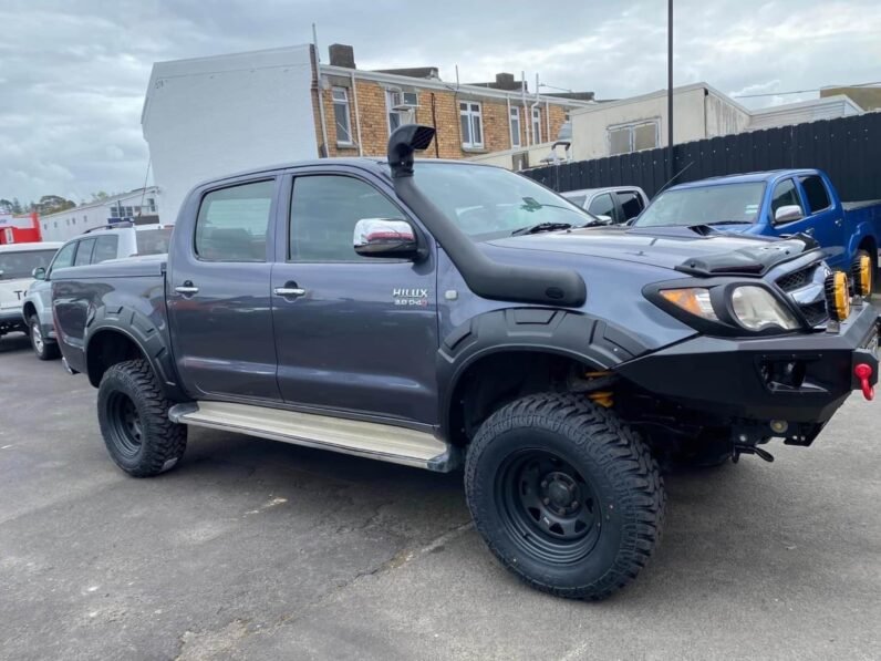 
								2006 Toyota Hilux SR5 full									
