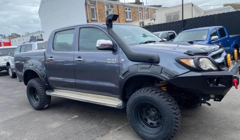 
								2006 Toyota Hilux SR5 full									