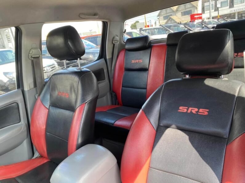 
								2006 Toyota Hilux SR5 full									