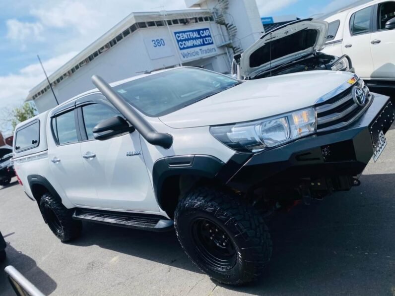 
								2016 Toyota Hilux SR full									