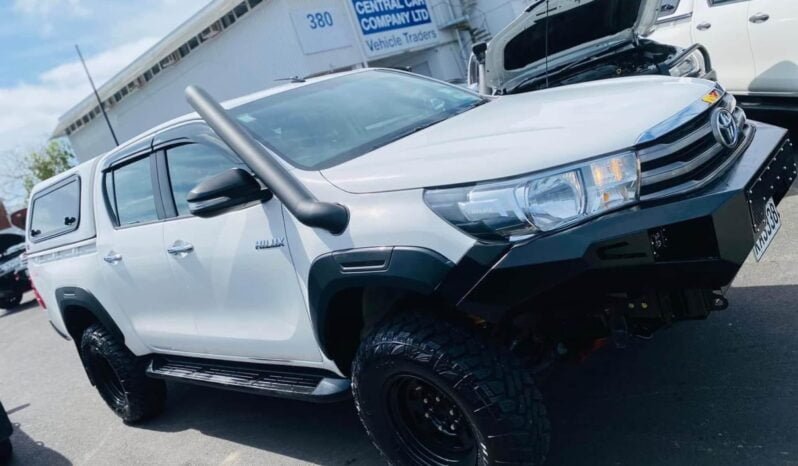 
								2016 Toyota Hilux SR full									
