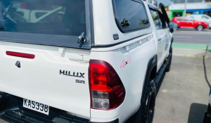 
								2016 Toyota Hilux SR full									