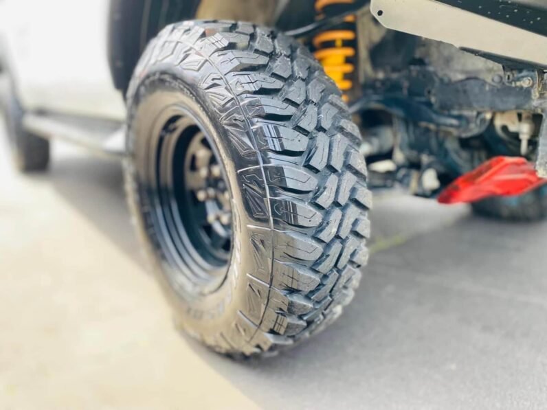 
								2016 Toyota Hilux SR full									