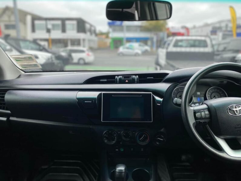 
								2016 Toyota Hilux full									