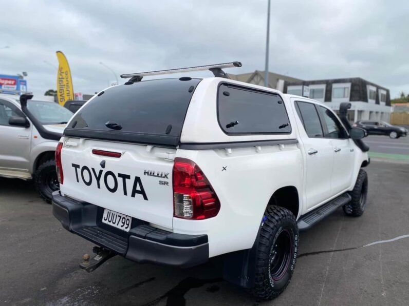 
								2016 Toyota Hilux full									