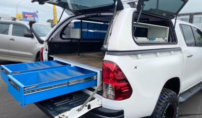 
								2016 Toyota Hilux full									