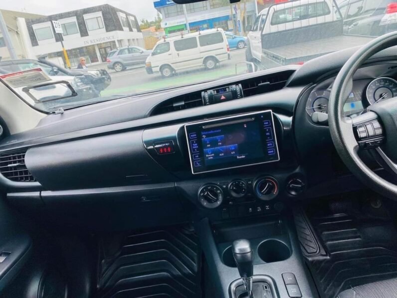 
								2018 Toyota Hilux 4wds full									