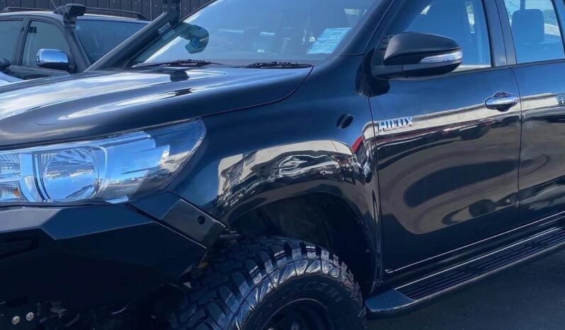 
								2015 Toyota Hilux SR full									