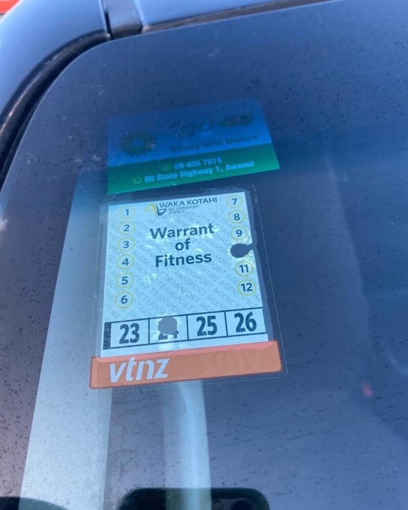 
								2015 Toyota Hilux SR full									