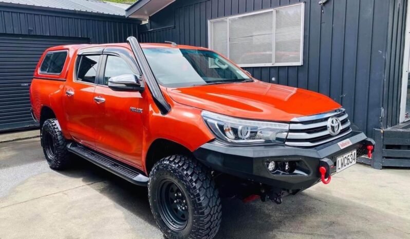 
								Toyota Hilux 2015 SR5 full									
