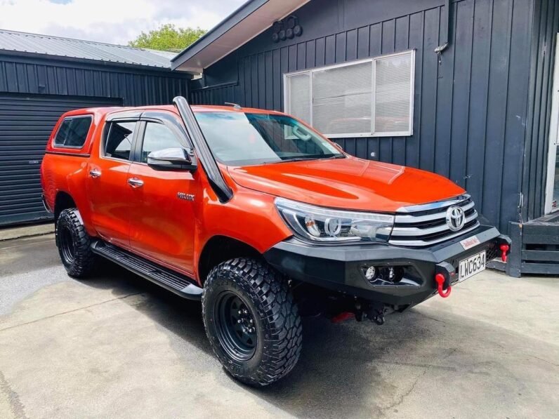 
								Toyota Hilux 2015 SR5 full									