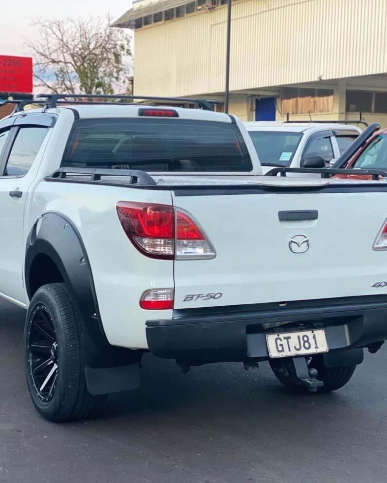 
								2013 Mazda BT-50 4WD full									