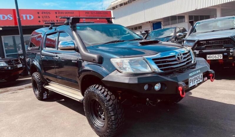 
								2012 Toyota Hilux SR5 full									
