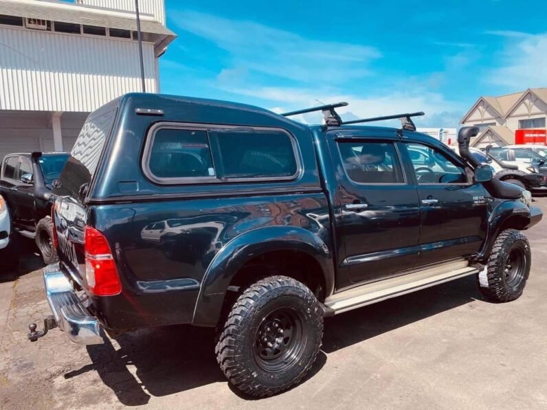
								2012 Toyota Hilux SR5 full									