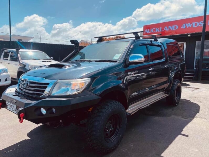 
								2012 Toyota Hilux SR5 full									