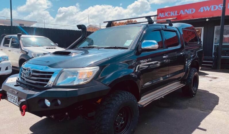
								2012 Toyota Hilux SR5 full									