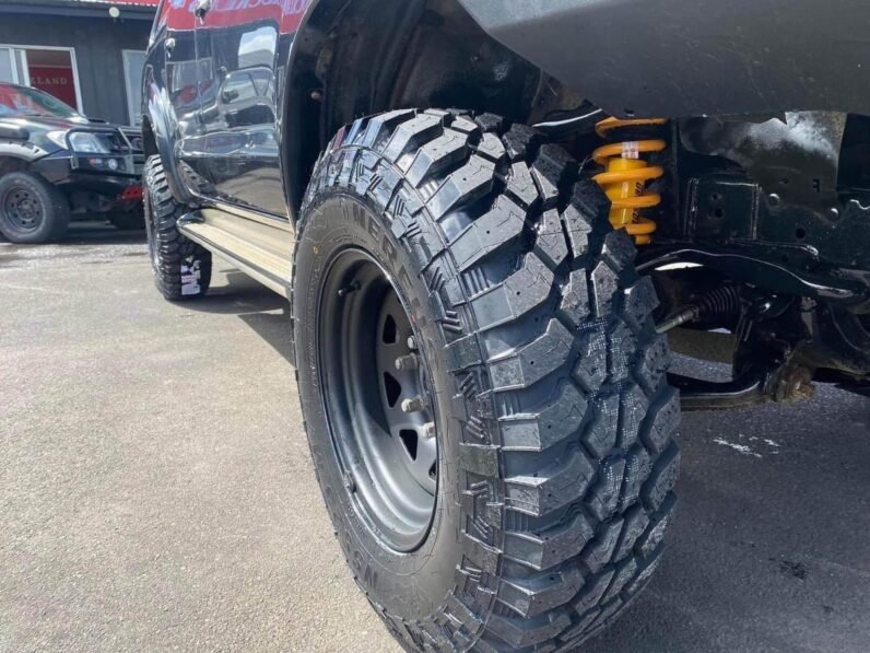 
								2012 Toyota Hilux SR5 full									