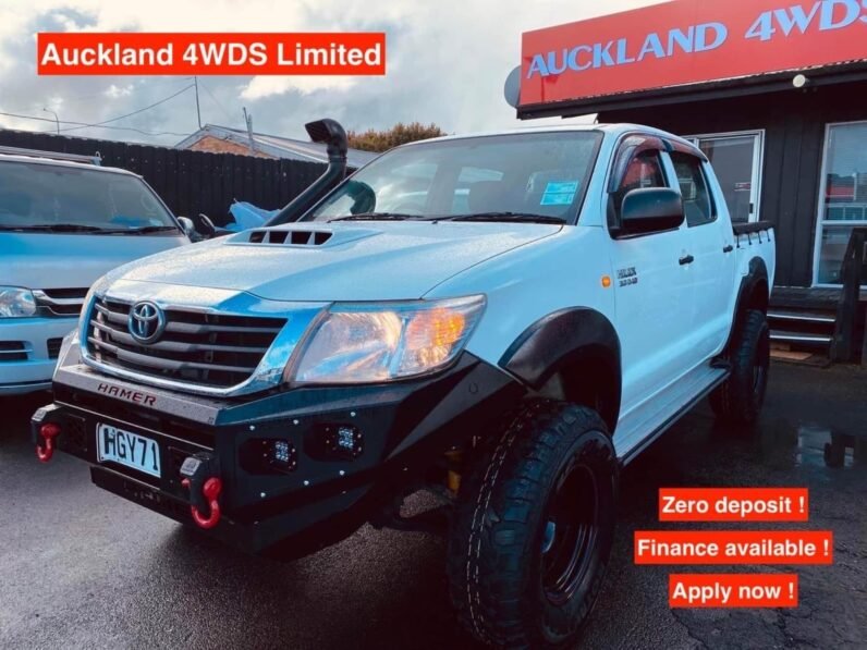 
								2014 Toyota Hilux 4X4 full									