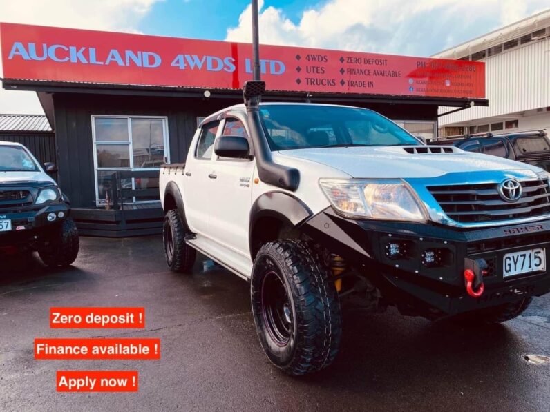 
								2014 Toyota Hilux 4X4 full									