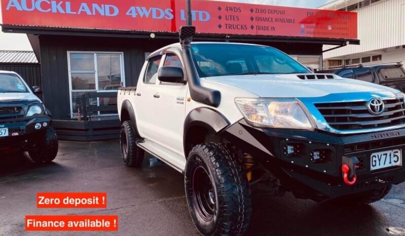 
								2014 Toyota Hilux 4X4 full									