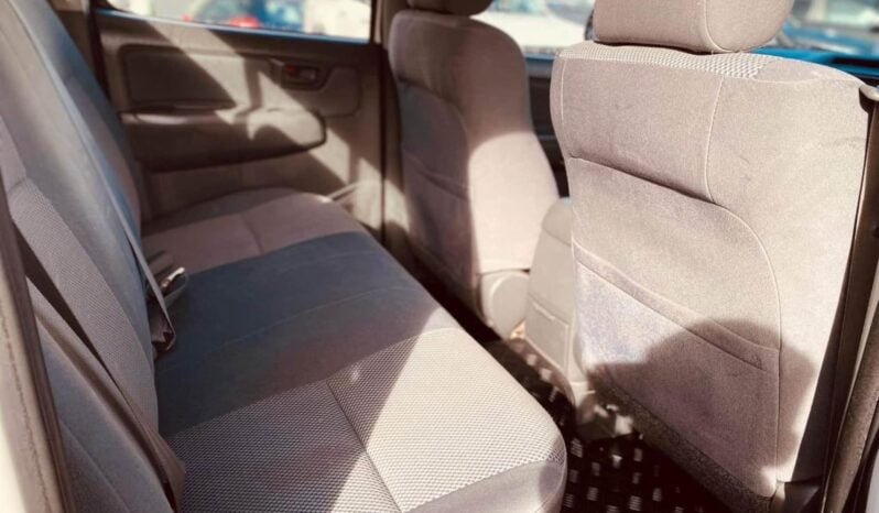 
								2014 Toyota Hilux 4X4 full									