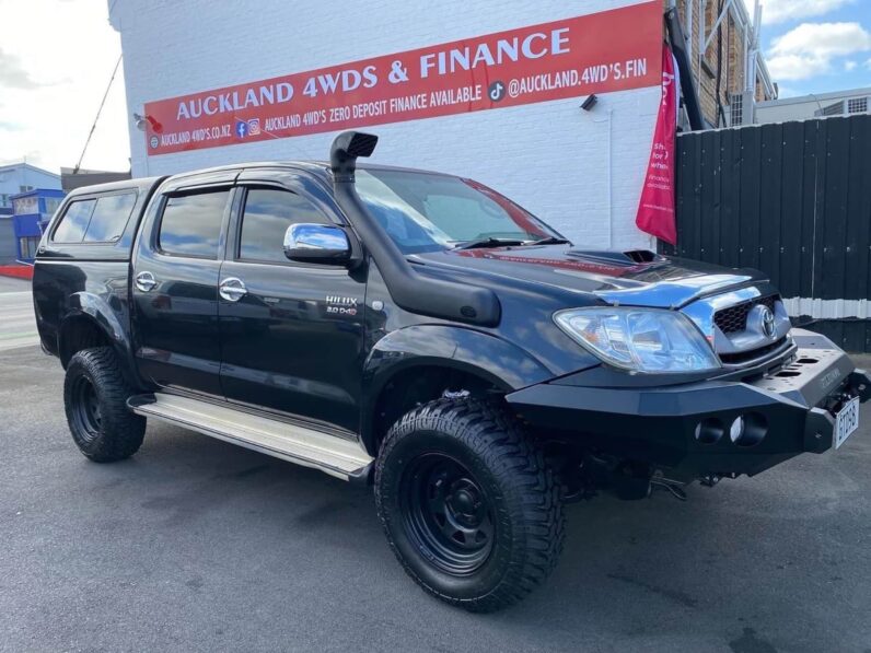 
								2010 Toyota Hilux SR5 full									