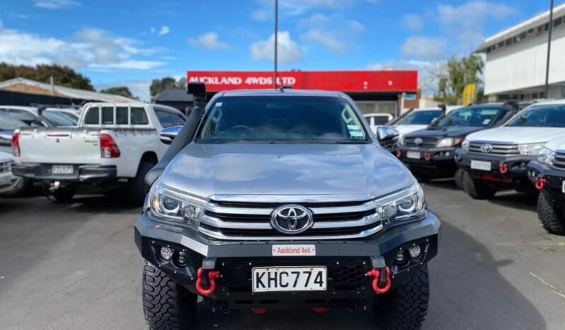 
								2017 Toyota Hilux SR5 full									