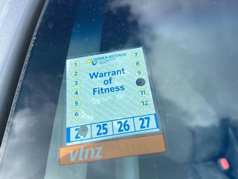 
								2017 Toyota Hilux SR5 full									