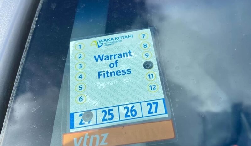 
								2017 Toyota Hilux SR5 full									